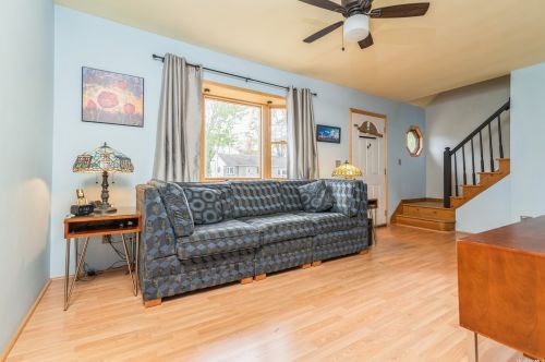 19 Tucker Ln, South Setauket, NY 11720-3645
