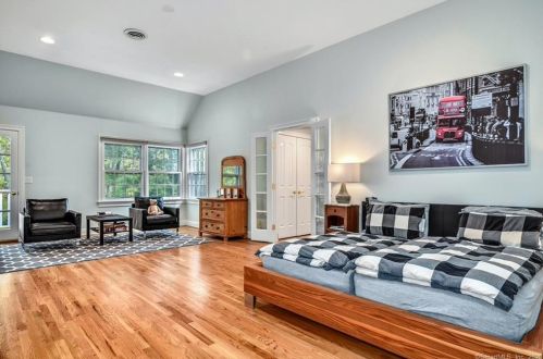 323 Smith Ridge Rd, New Canaan CT  06840-3625 exterior