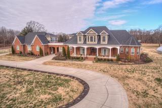 5282 Shores Rd, Murfreesboro TN  37128-3635 exterior