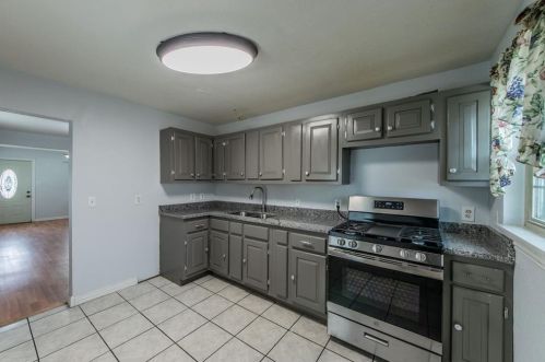 2569 High Crst Ave, Fort Worth TX 76111-1800 exterior