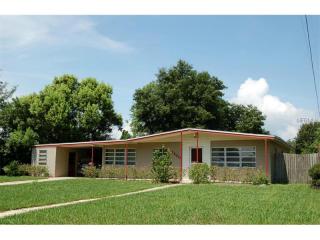 1400 Monterey Dr, Eustis, FL 32726-6415