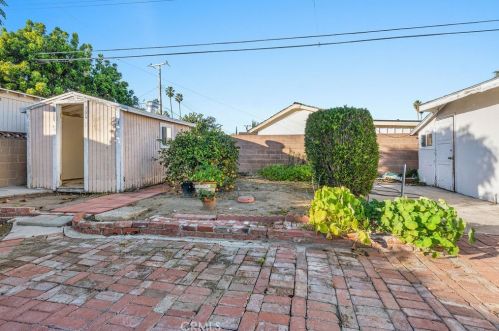 9581 Swallow Ln, Garden Grove CA  92841-2638 exterior