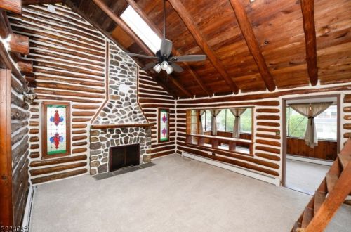 74 Pinecliff Lake Dr, West Milford Lakes NJ  07480-1381 exterior