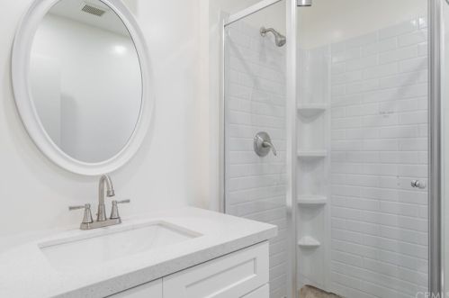 6930 Colbath Ave, Van Nuys CA  91405-4103 exterior