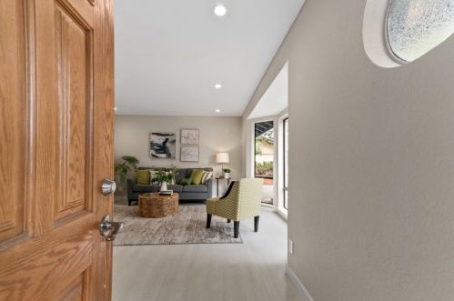 10 Clover Ct, Woodland CA  95695-3026 exterior