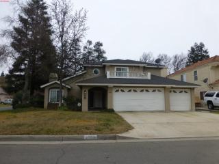1203 Salem Ave, Fresno, CA 93720-2218