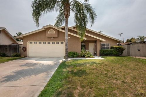 215 Trevino Ter, Bakersfield, CA 93263-2781