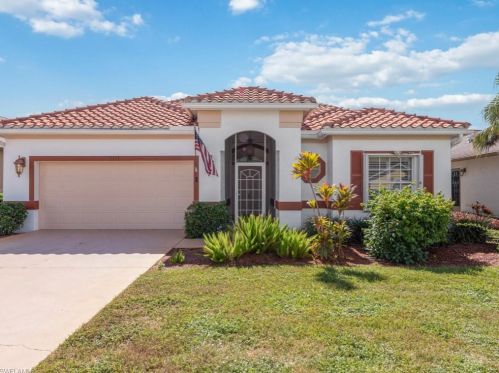 917 Belville Blvd, Naples FL  34104-7884 exterior