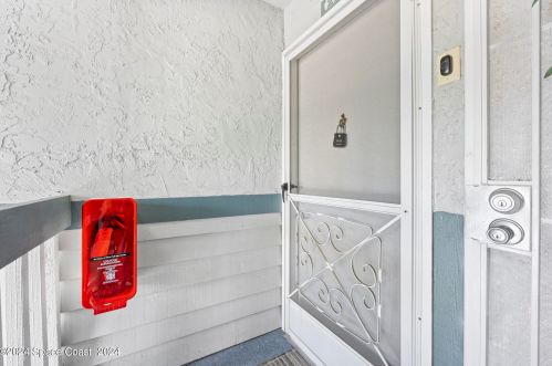 4640 Lake Waterford Way, Melbourne, FL 32901-8539