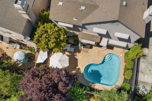 2320 Brompton Ave, Santa Rosa, CA 95403-8126