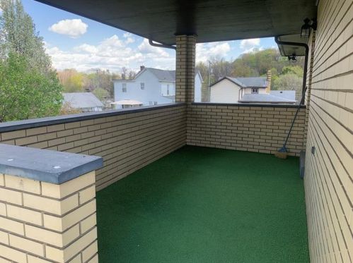 311 Agnew Rd, Jeannette PA  15644-2519 exterior