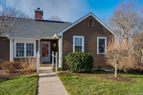 7 Lebanon Sq, North Windham, CT 06250-1545