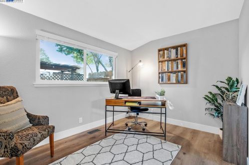 1681 Spruce St, Livermore CA  94551-1919 exterior