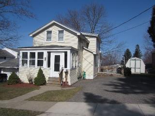 3 Division St, Scriba, NY 13126-2304