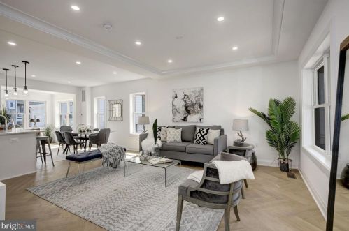 3705 22nd St, Washington, DC 20018-3003
