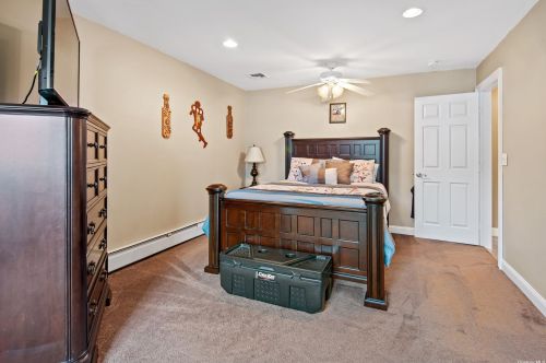 49 Roderick Rd, West Islip NY  11795-2632 exterior