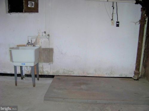 607 Hamilton St, Norristown PA 19401-4234 exterior