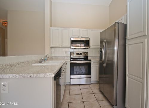 1717 Lindrick Dr, Chandler AZ 85249-5033 exterior