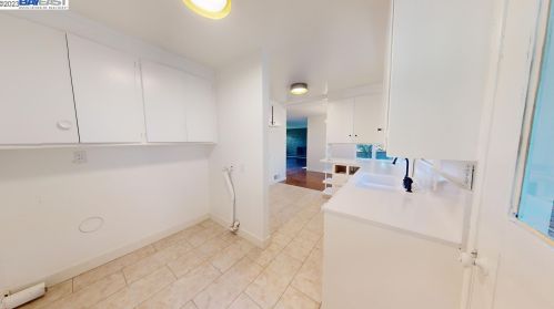 6939 Chambers Dr, Oakland, CA 94611-1303