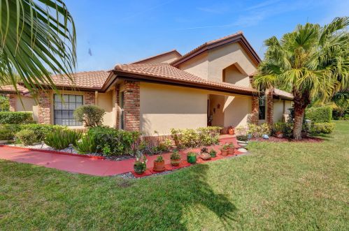 8074 Cassia Dr, Boynton Beach, FL 33472-5022