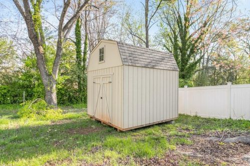 7 Armhurst Ct, Greensboro NC  27405-5911 exterior