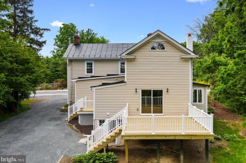 14 Colonial Hwy, Hamilton VA  20158-9009 exterior