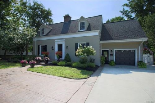 207 Cayuga Rd, Buffalo, NY 14221-6707
