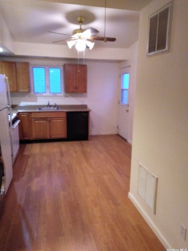 114 Malecon St, East Rockaway NY  11518-2328 exterior