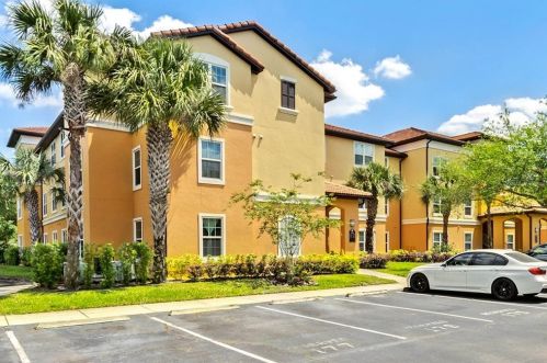 5459 Vineland Rd, Orlando, FL 32811-7659