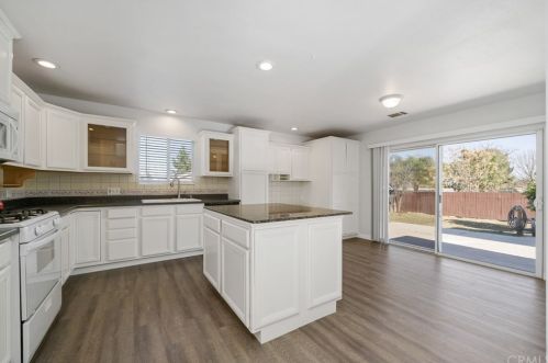 33050 Oregon St, Lake Elsinore, CA 92530-5561