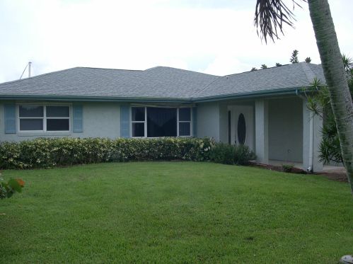 207 Marina Dr, Fort Pierce, FL 34949-8816