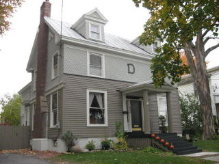 624 State St, Ogdensburg, NY 13669-2652