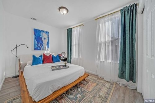 3104 Summit Ave, Union City NJ  07087-2415 exterior