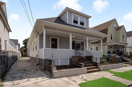 266 Indiana Ave, Providence, RI 02905-2823