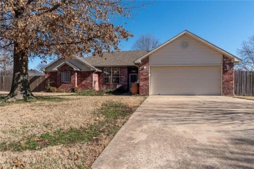 3030 Apatite Dr, Fayetteville, AR 72704-5634