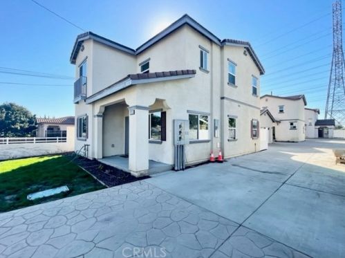 9616 Rose St, Bellflower, CA 90706-6622