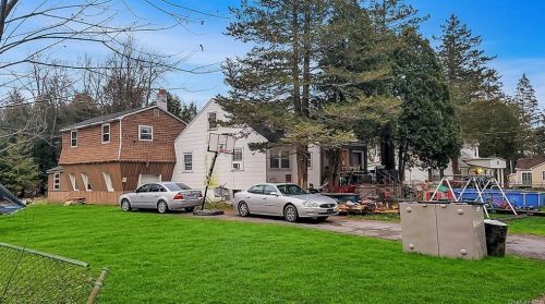 30 Edgewood Pl, South Fallsburg, NY 12779-5209