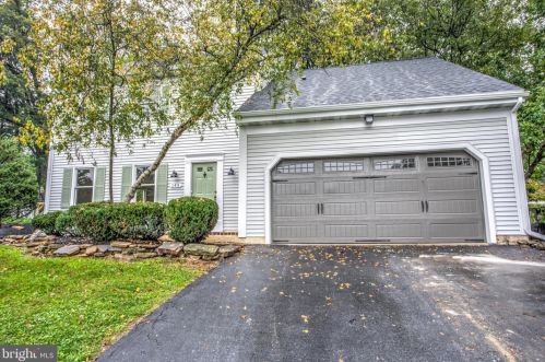 145 Ridings Way, Lancaster PA  17601-1707 exterior