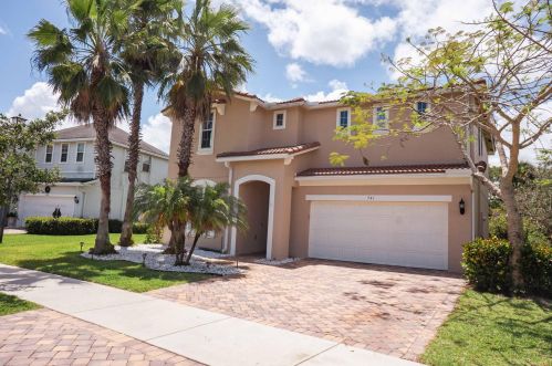 541 Sun Cir, Palm City, FL 34990-1541