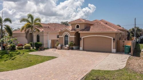 614 103rd Ave, Naples FL  34108-3219 exterior