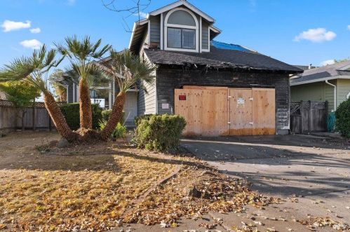 2418 Quail Hollow Dr, Santa Rosa, CA 95403-8956