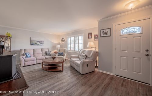 482 Austin Ave, Bricktown, NJ 08724-2194