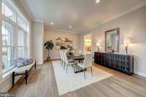 6580 Brooks Pl, Falls Church VA  22044-1105 exterior