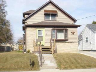 1318 15th St, Manitowoc, WI 54220-5608