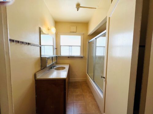 550 Kearney St, Richmond, CA 94530-3521