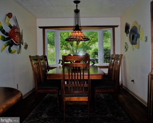 8201 Frst Hl Dr, Melrose Park PA  19027-1520 exterior