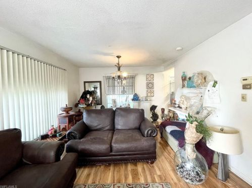 36 Hamlin Ct, Lehigh Acres, FL 33936-7236