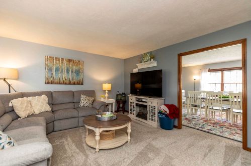 12380 Cavalry Ct, Granger IN  46530-7123 exterior