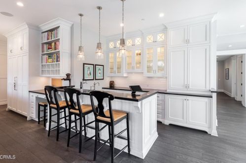 655 Hillcrest Ave, La Canada CA  91011-4040 exterior