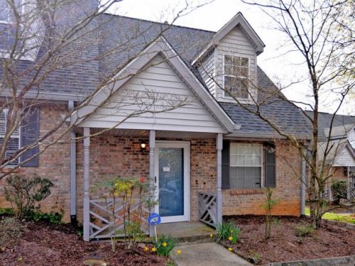 5012 Trace Manor Ln, Knoxville, TN 37912-4852
